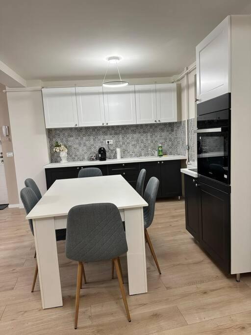 Apartment Ultracentral Luxury Apartament